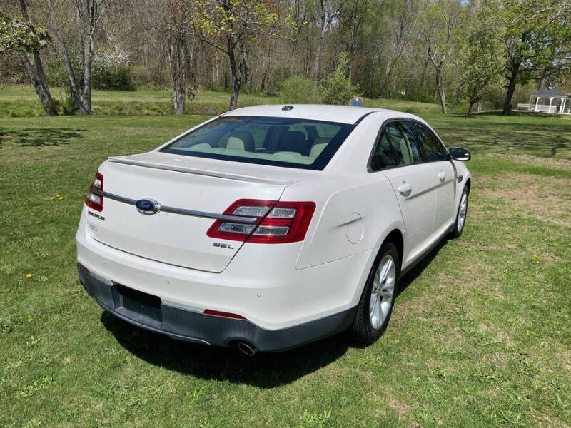 2014 Ford Taurus SEL