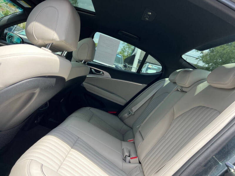 2023 Genesis G70
