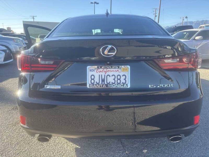 2016 Lexus IS 200t