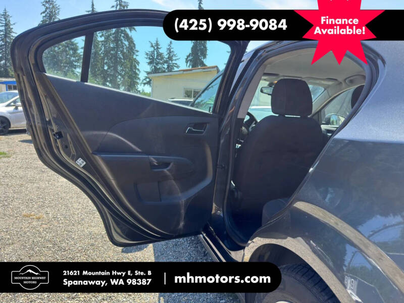 2017 Chevrolet Sonic LT Auto