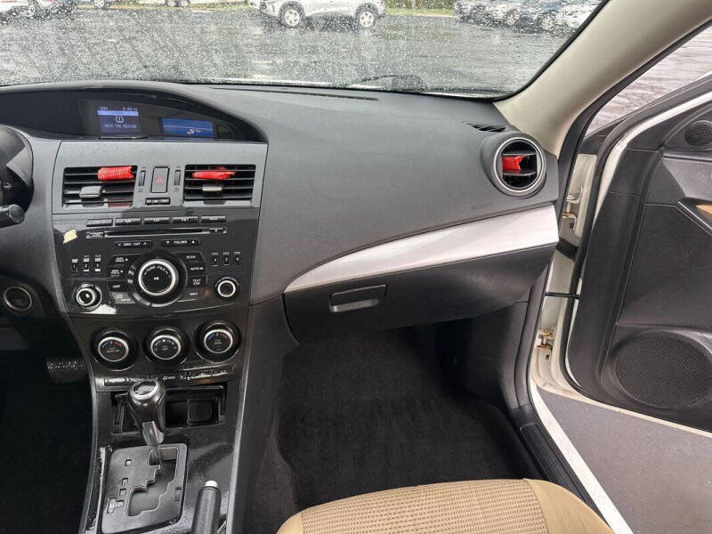 2013 Mazda MAZDA3 i Touring