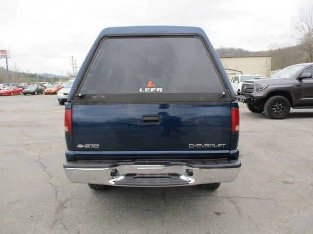 2000 Chevrolet S-10 LS