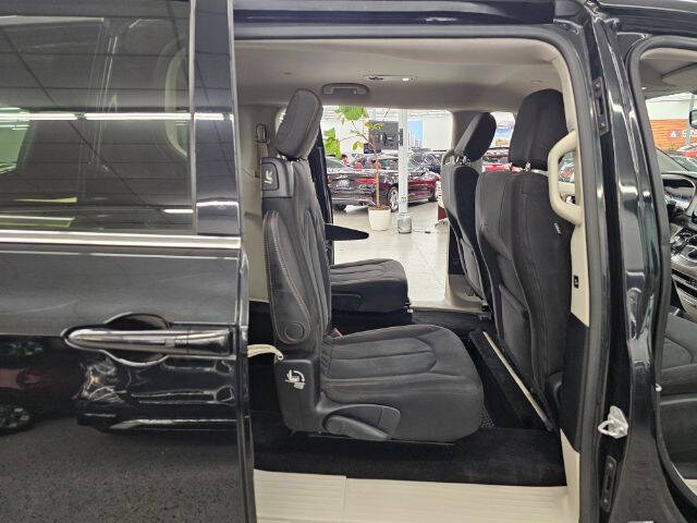 2017 Chrysler Pacifica Touring