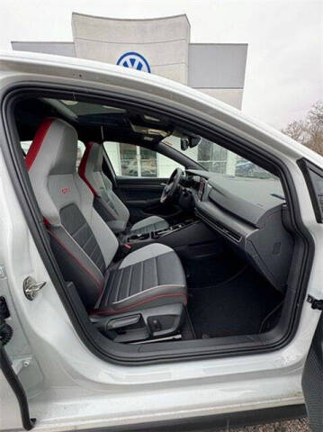 2024 Volkswagen Golf GTI SE
