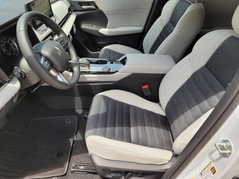 2026 Mitsubishi Outlander SE