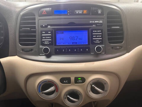 2011 Hyundai Accent GLS