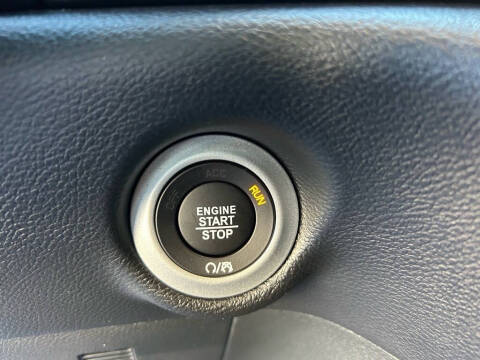 2025 Chrysler Voyager LX