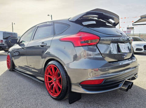 2017 Ford Focus ST