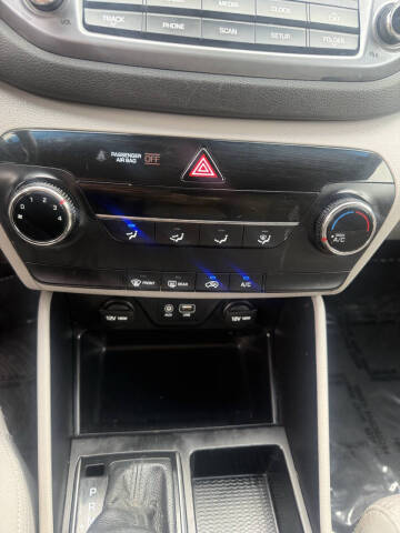 2016 Hyundai Tucson SE