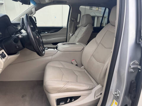 2018 Cadillac Escalade Luxury