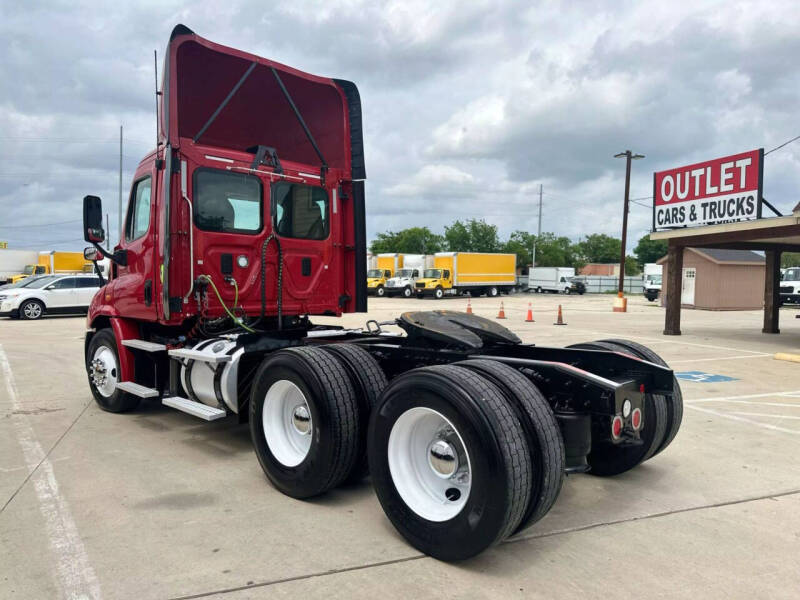 2016 Freightliner Cascadia