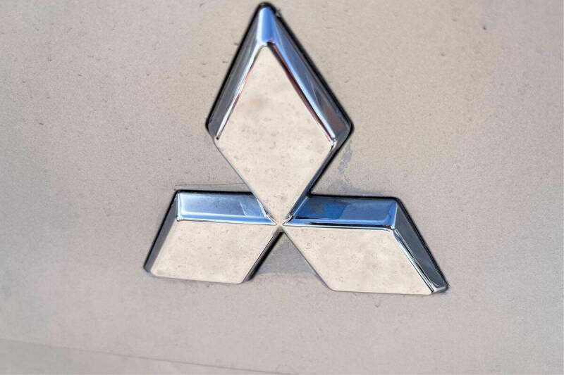 2022 Mitsubishi Outlander ES