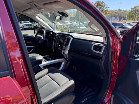 2017 Nissan Titan SV