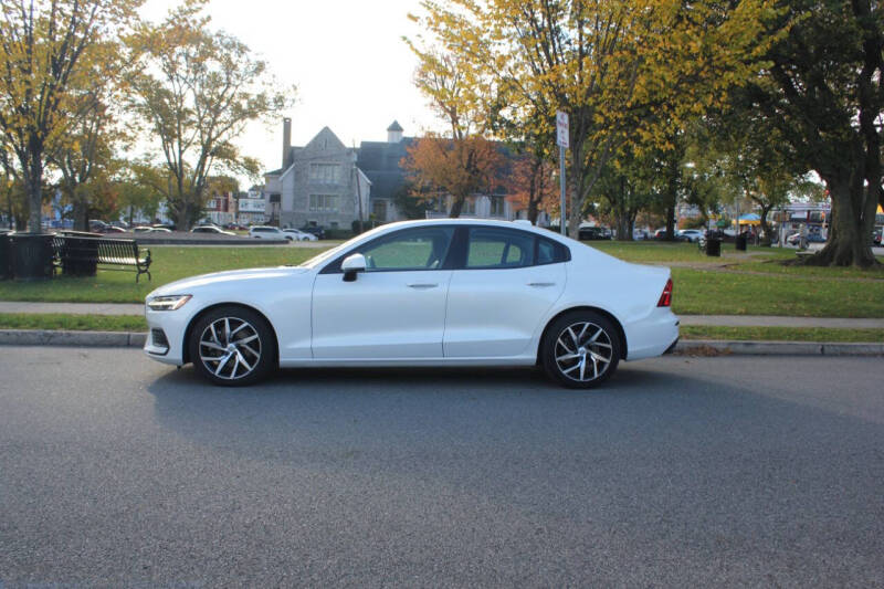 2020 Volvo S60 T5 Momentum