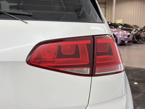 2016 Volkswagen Golf R 4Motion