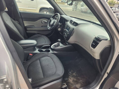 2017 Kia Soul +