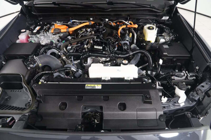 2024 Toyota Tacoma Limited HV