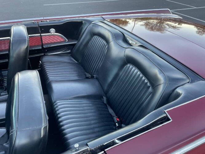 1961 Ford Thunderbird