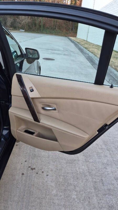 2005 BMW 5 Series 530i