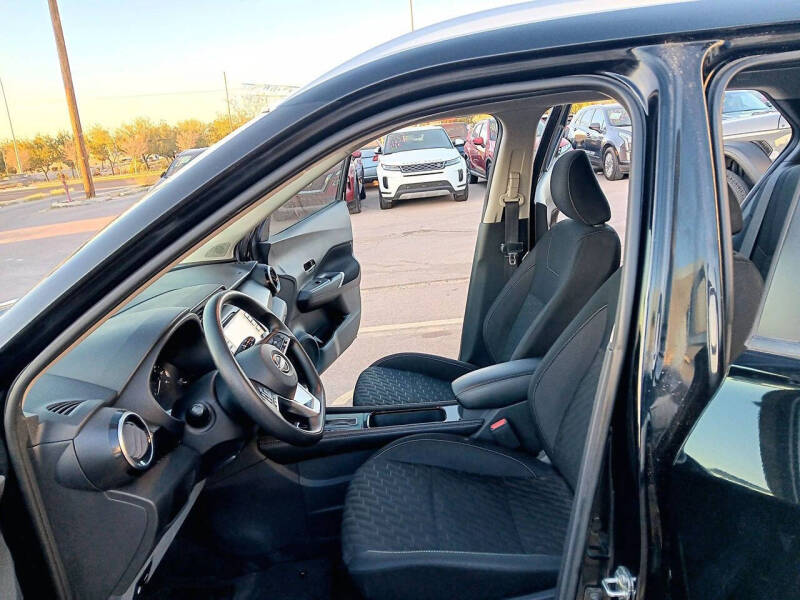 2022 Nissan Kicks SV