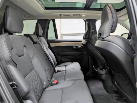 2025 Volvo XC90 B5 Plus Bright Theme 7P