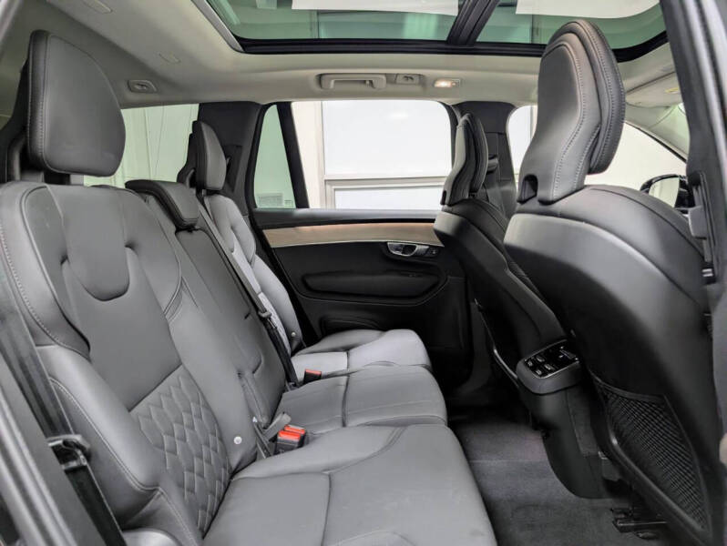 2025 Volvo XC90 B5 Plus Bright Theme 7P
