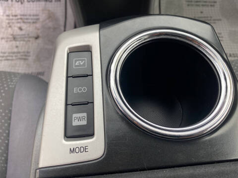 2013 Toyota Prius v Five