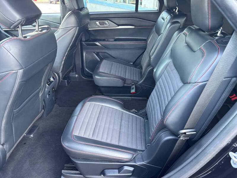 2025 Ford Explorer ST-Line