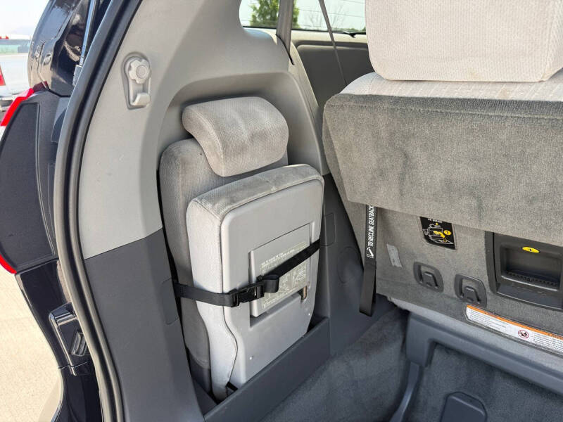 2017 Toyota Sienna LE 8-Passenger