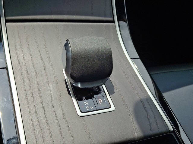 2026 Land Rover Range Rover Velar P250 Dynamic SE