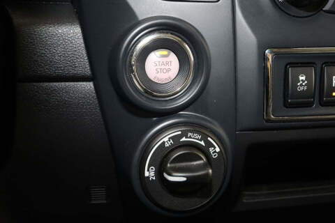 2023 Nissan Titan SV