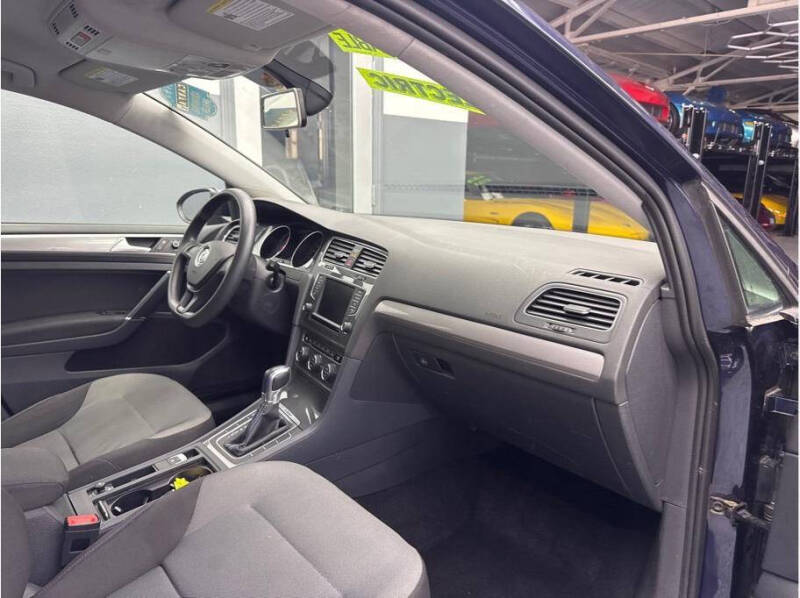 2016 Volkswagen e-Golf SE
