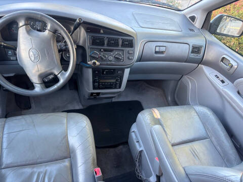 2000 Toyota Sienna XLE