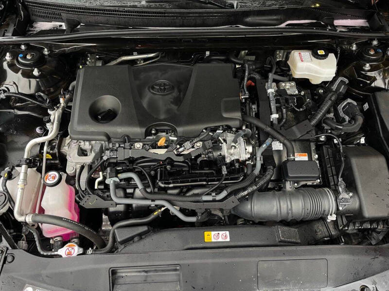 2024 Toyota Camry Hybrid SE