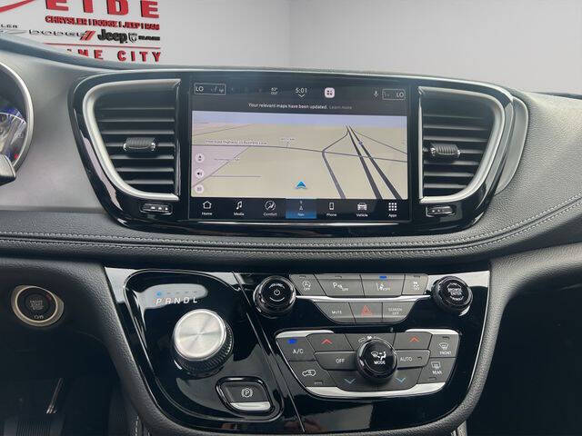 2027 Chrysler Pacifica Limited