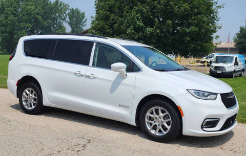 2022 Chrysler Pacifica Touring L