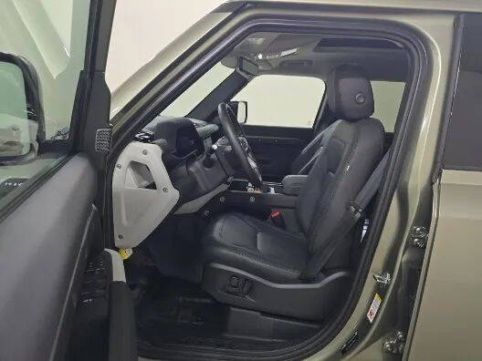 2024 Land Rover Defender 110 P300 S