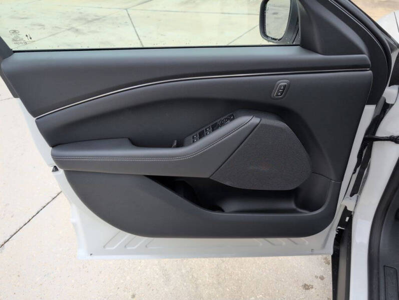 2025 Ford Mustang Mach-E Select