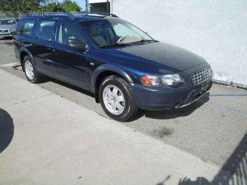 2004 Volvo XC70 for sale at Unique Plaza Auto Sales in Sacramento CA