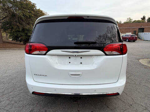 2020 Chrysler Pacifica Touring L