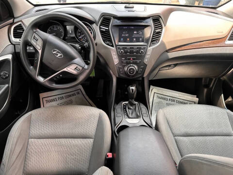 2017 Hyundai Santa Fe SE