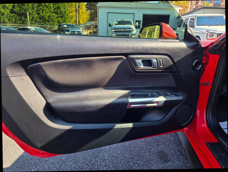 2016 Ford Mustang V6