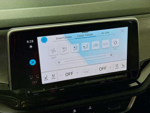 2025 Volkswagen Atlas Cross Sport SE 4Motion