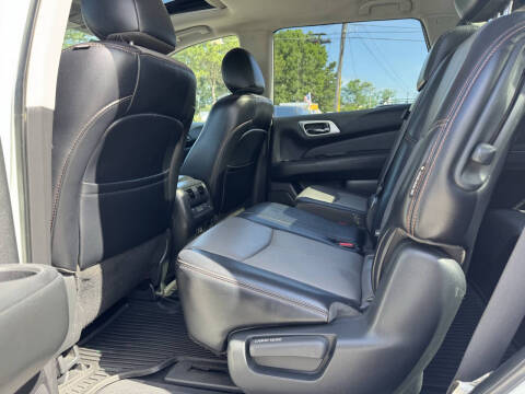 2020 Nissan Pathfinder SL