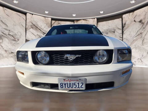 2005 Ford Mustang GT Premium