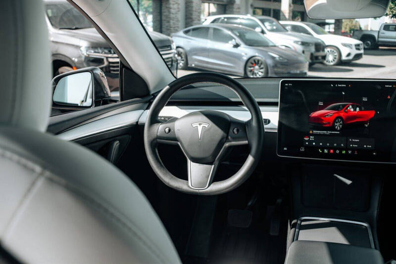 2023 Tesla Model Y Long Range