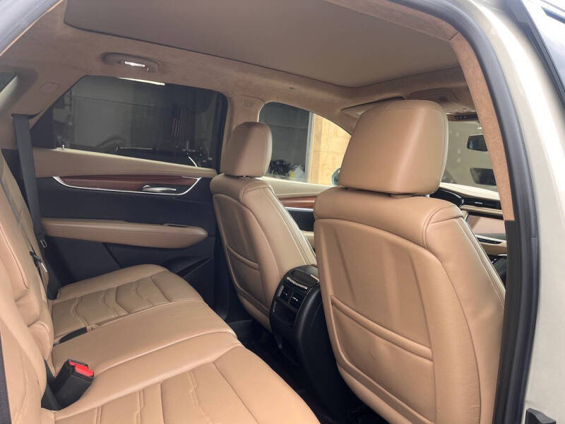 2017 Cadillac XT5 Platinum