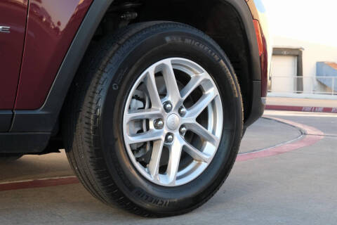 2023 Jeep Grand Cherokee L Laredo