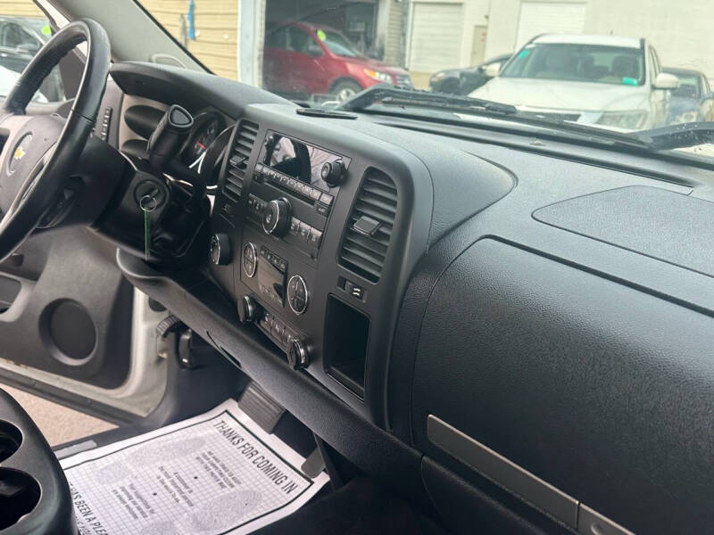 2013 Chevrolet Silverado 1500 LT photo 12