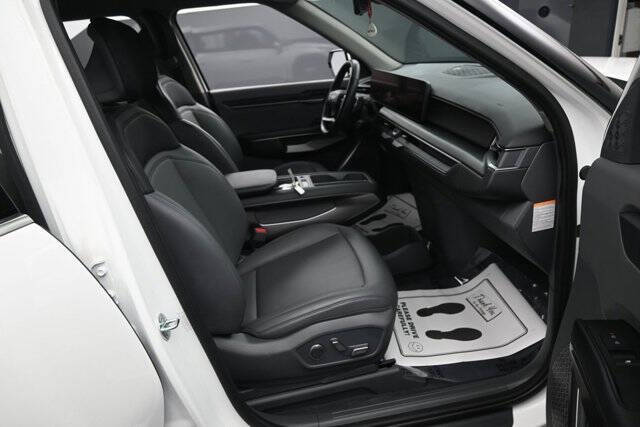 2024 Kia EV9 Light Long Range